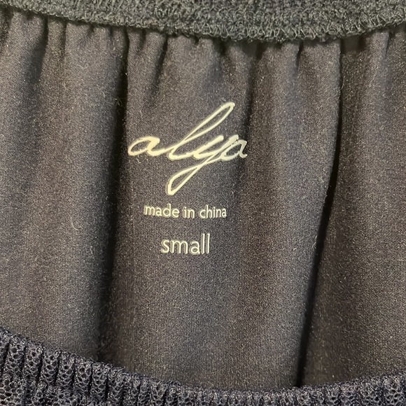 lace ruffle bodysuit - Picture 4 of 4